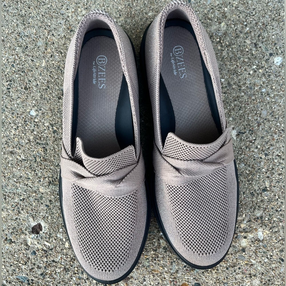 Basically New Bzees - image 5